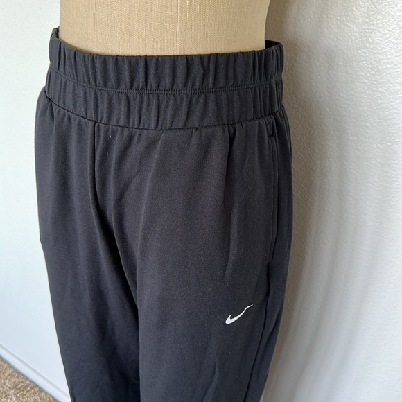 Nike Women’s Dri-Fit Jogger Training Pants Black Size M - Picture 3 of 12
